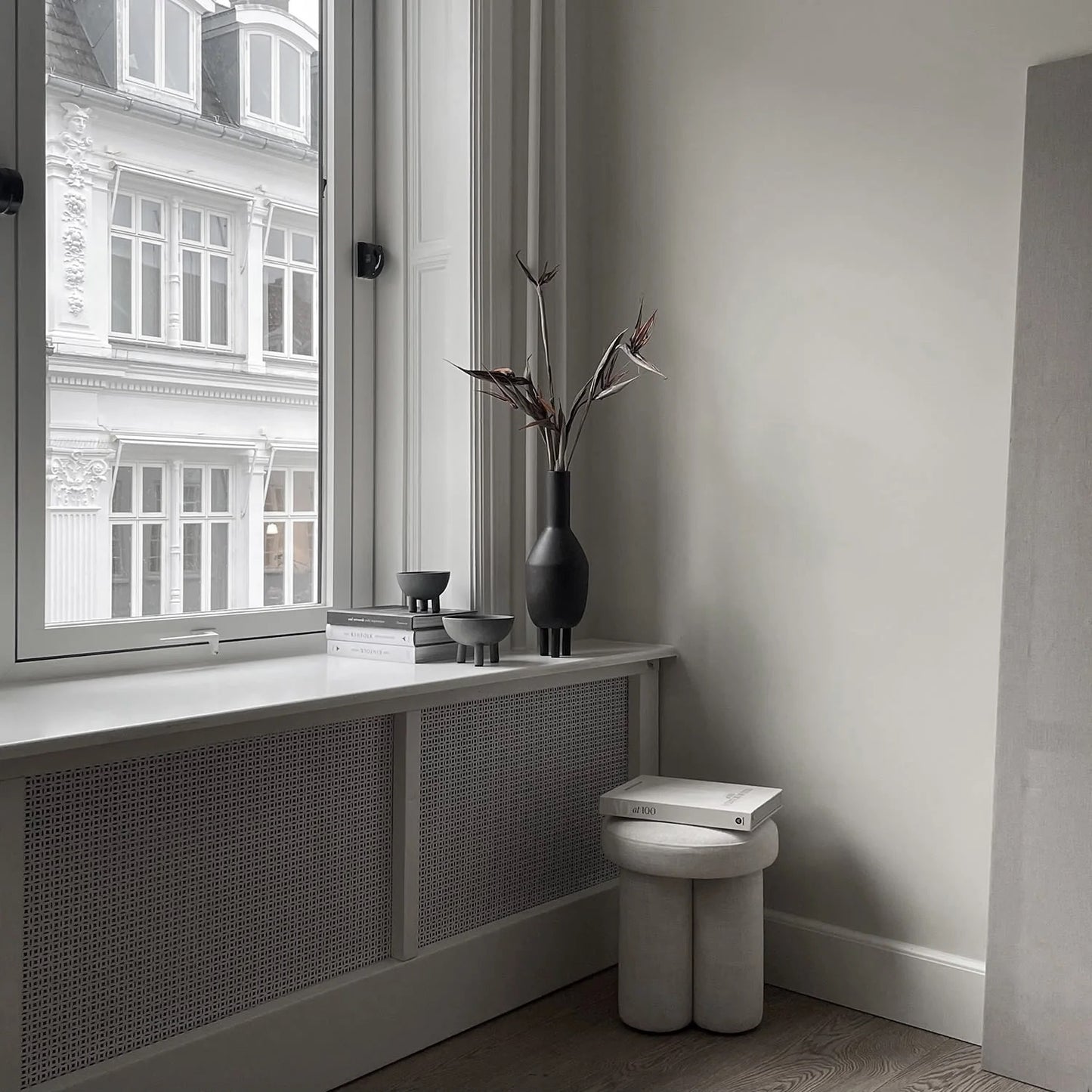 Μικρό Γλυπτικό Βάζο Duck Bowl Dark Grey