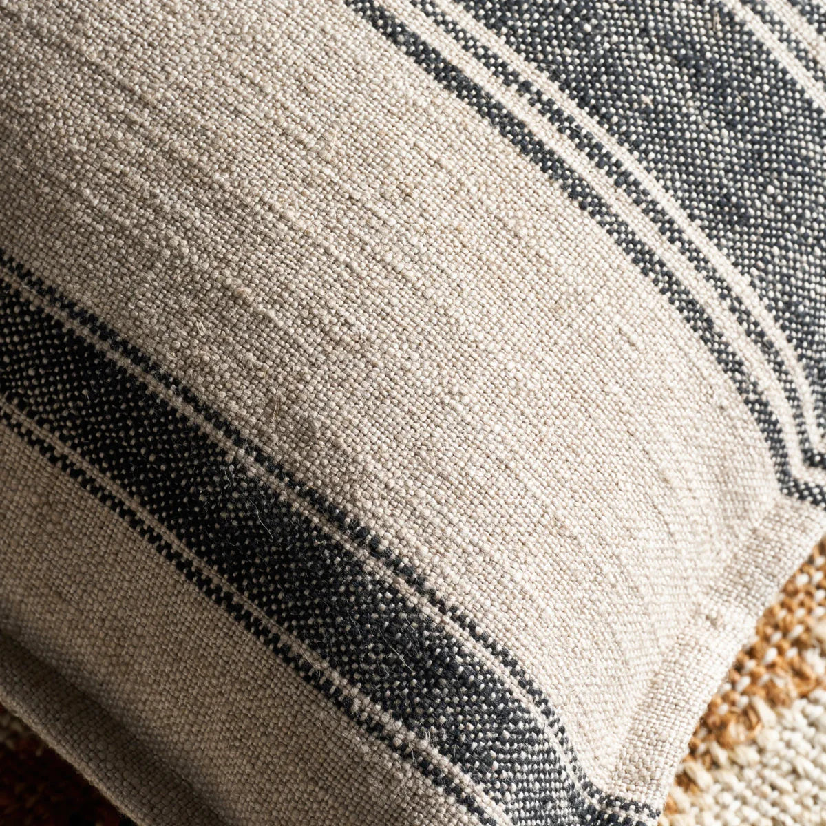 Μπεζ Ριγέ Μαξιλαροθήκη 60Χ40